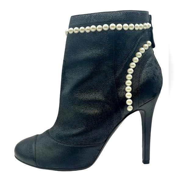 CHANEL Pearl Ankle Boots Black Leather EU 38 US 8 - Picture 1 of 16